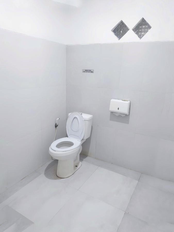 Homestay Omah Putih Bantul Exterior photo